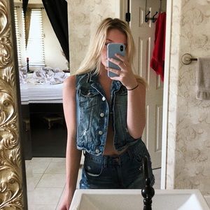 Jean Vest